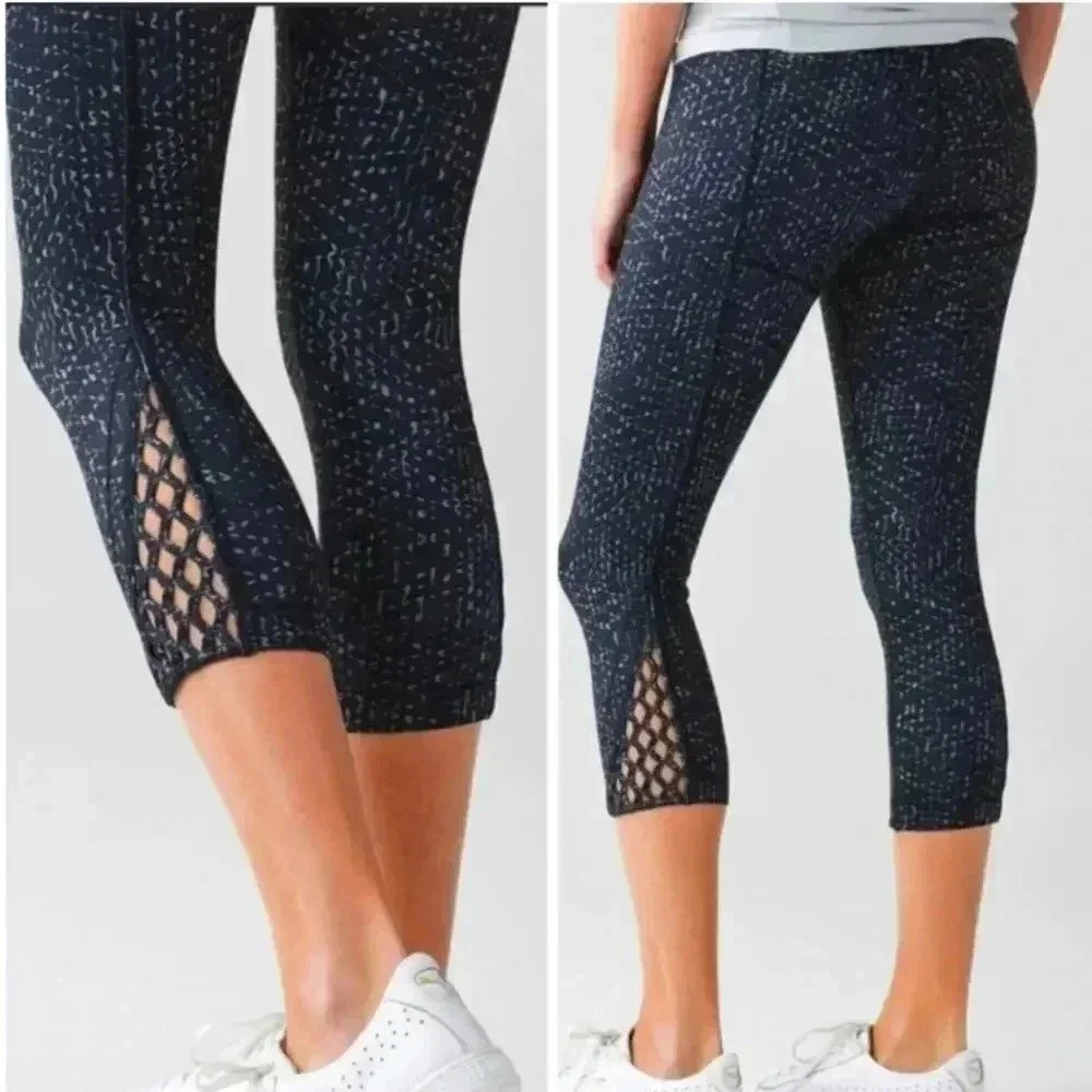 Lululemon True Self Crop II Samba Snake Battleship Blk Leggings size 6